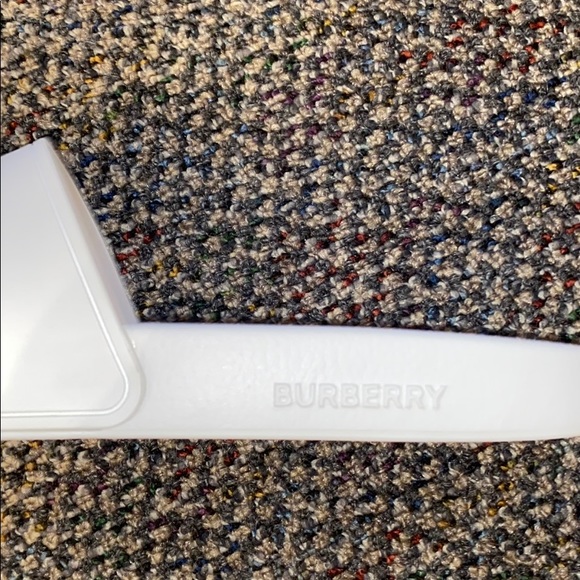 Burberry Kingdom motif slides - Picture 4 of 7